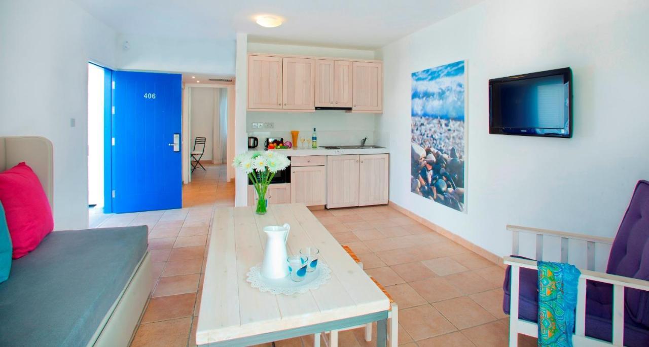 One-Bedroom Apartment,820620509:JPEG