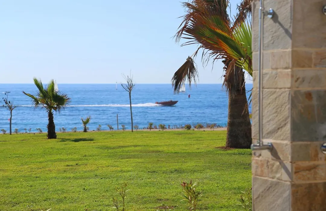 Gold Lagoon Kosher Hotel - By Amphora Hotel & Suites-1